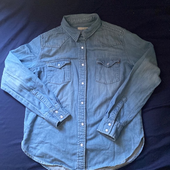 Tops - Long sleeve denim button down shirt